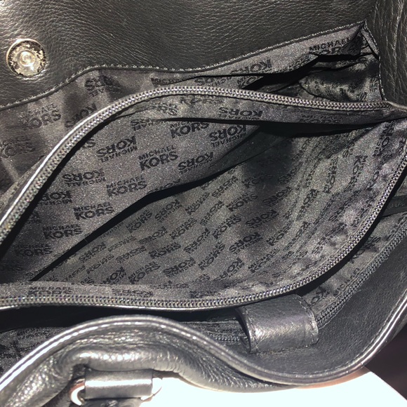 MICHAEL KORS Tumbled Black Leather Shoulder Bag Crossbody with Silver Hardware - Picture 10 of 16